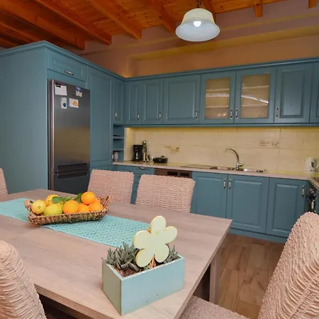 Lobos Villa Keri