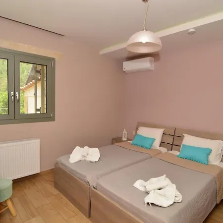 Lobos Villa Keri